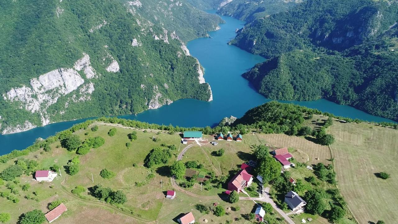 Rural Resort Tron 普卢日内 外观 照片