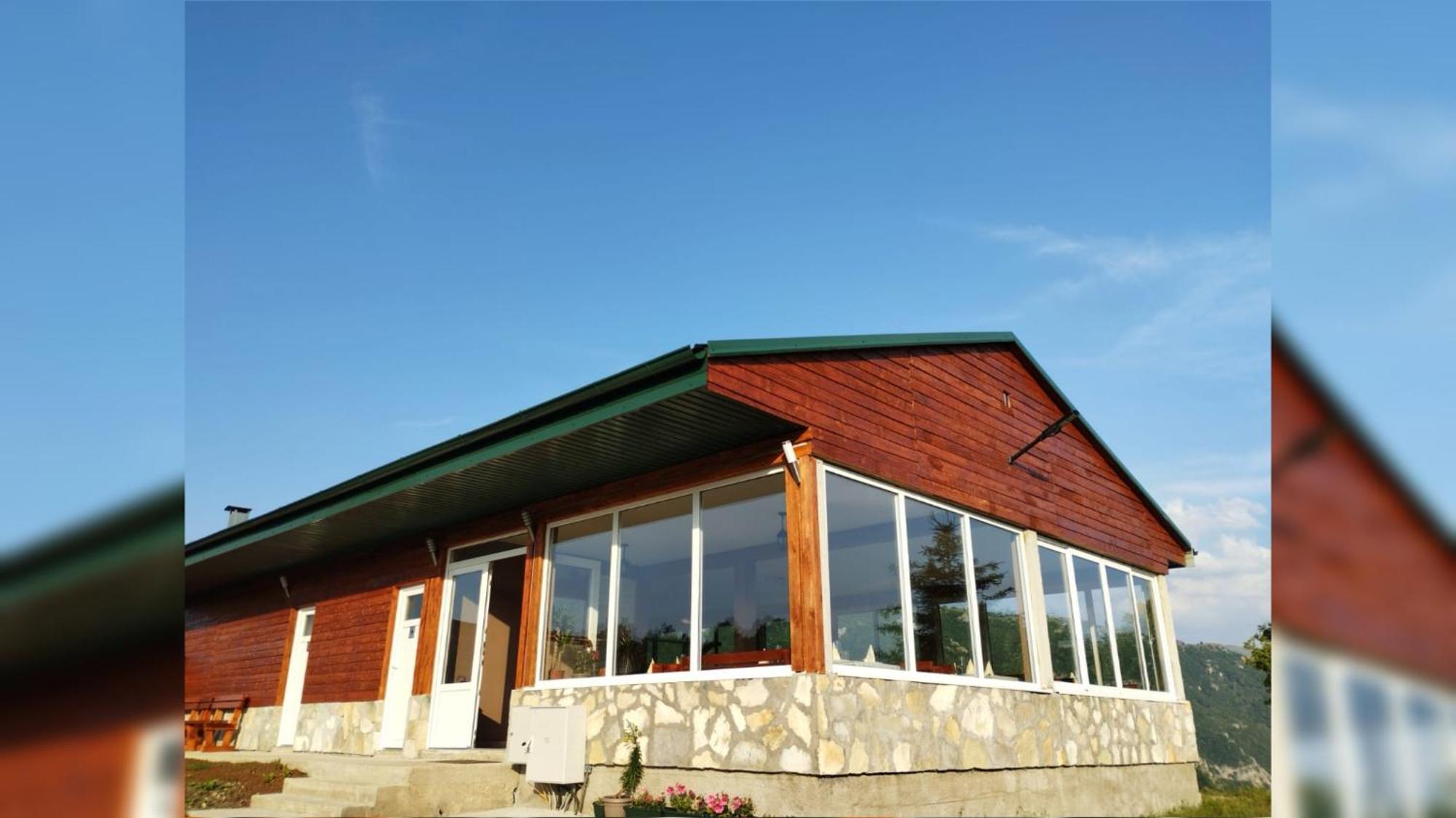 Rural Resort Tron 普卢日内 外观 照片