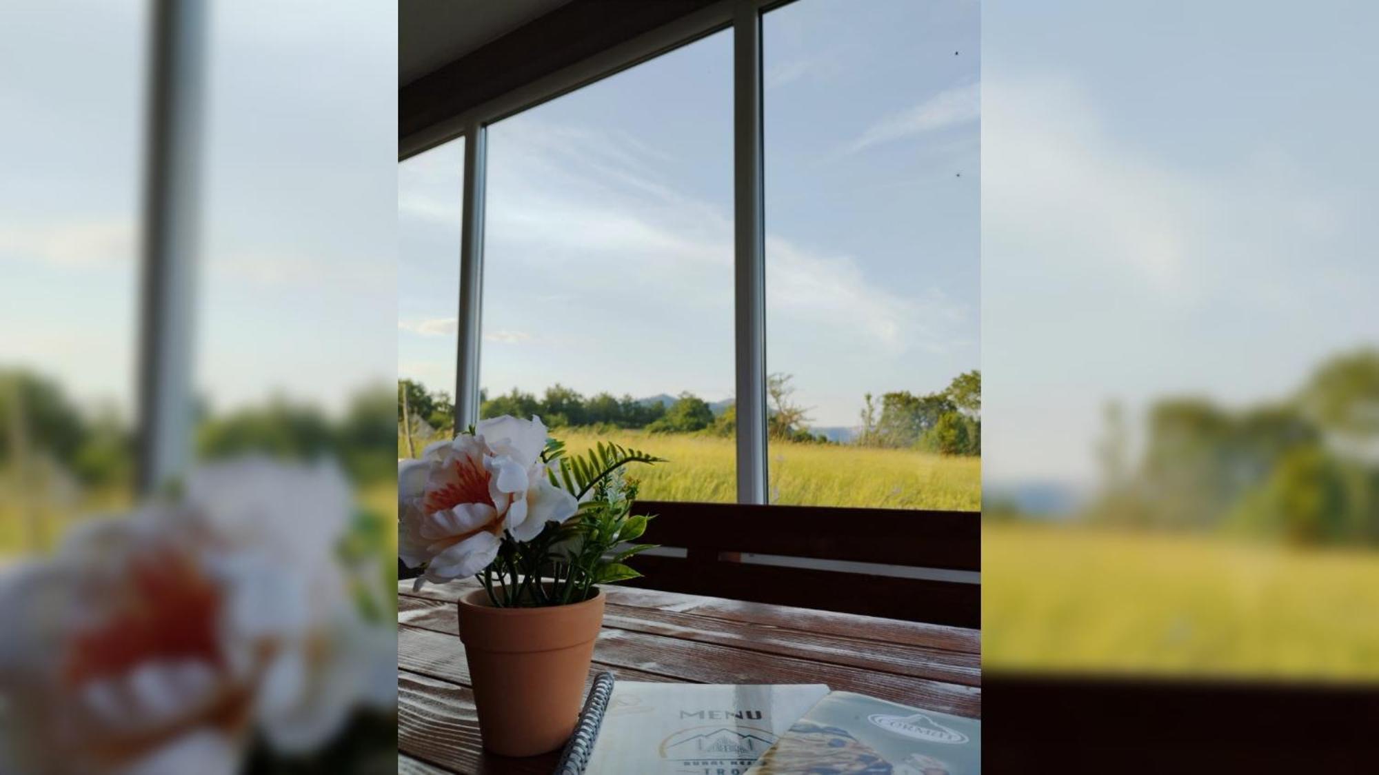 Rural Resort Tron 普卢日内 外观 照片
