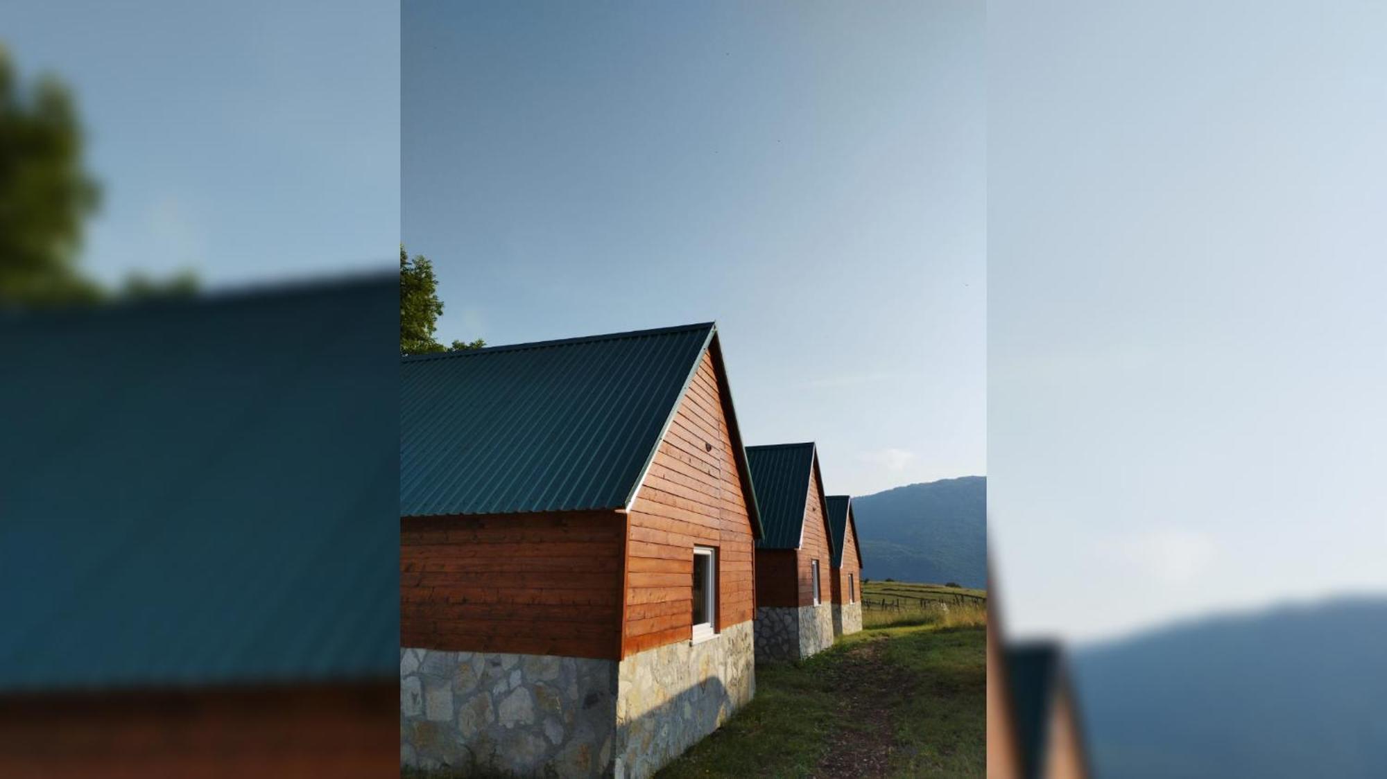 Rural Resort Tron 普卢日内 外观 照片