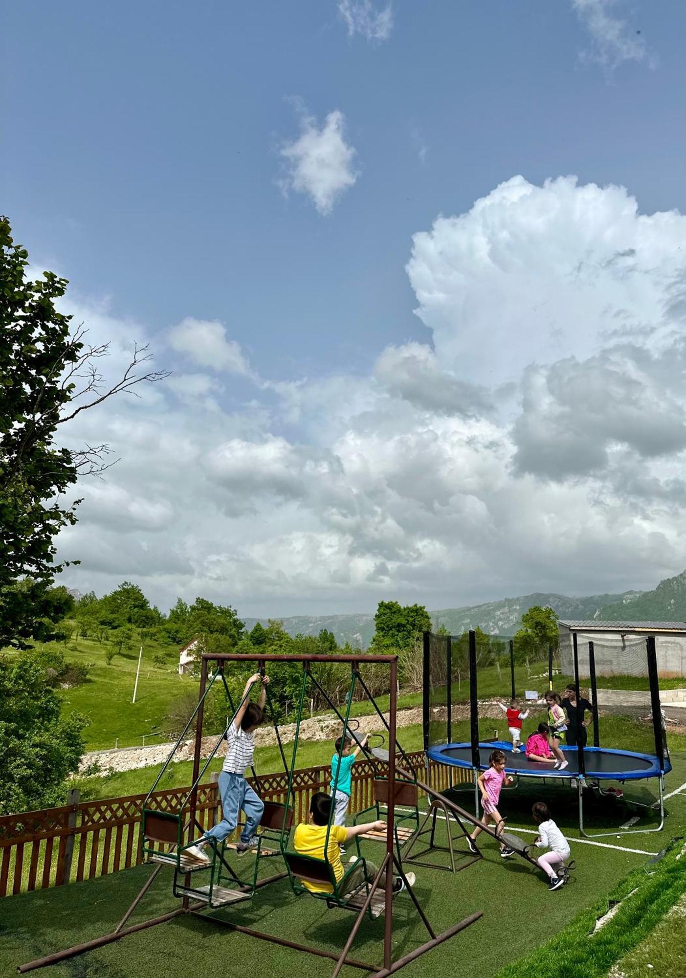 Rural Resort Tron 普卢日内 外观 照片